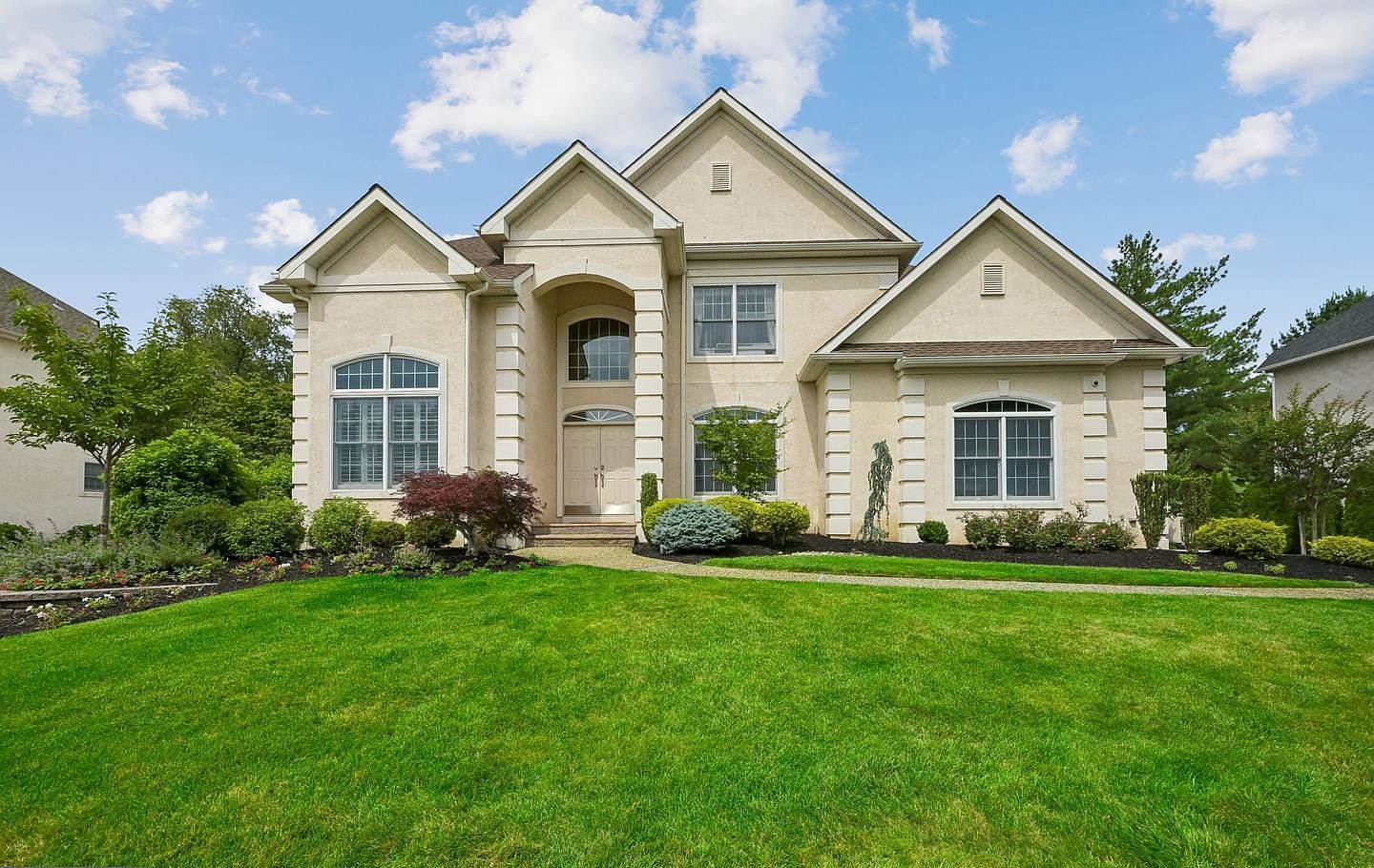 4 Dressage Court exterior
